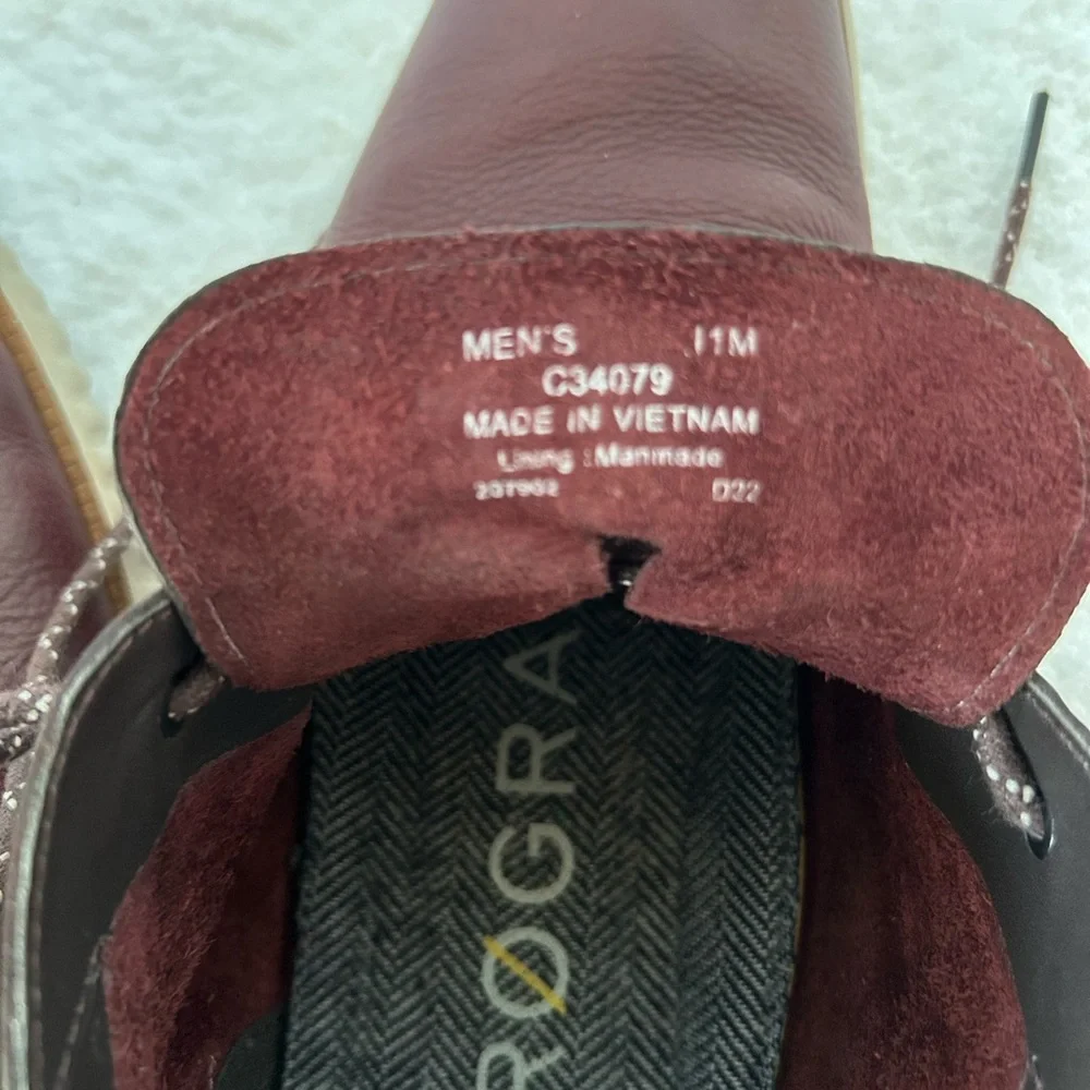 Cole Haan Lace up Chukka Boot in Burgandy Leather Size 11
